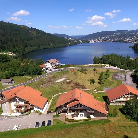 Petit Lutin à 250 M Du Bord Du De *